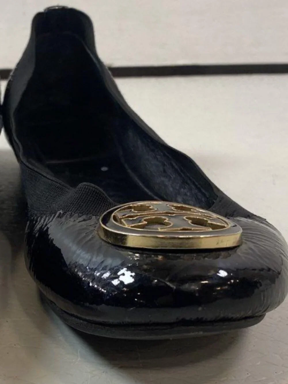 Tory Burch Black Leather Scalloped Ballet Flats Gold Medallion Logo 6